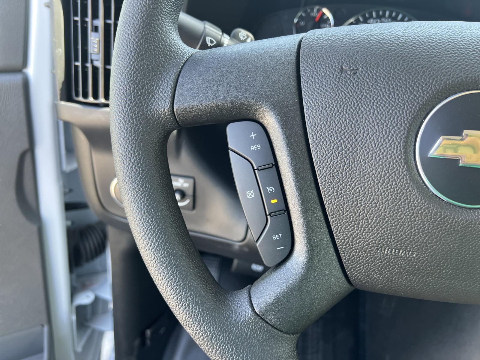 2025 Chevrolet Express Cargo 2500 Vehicle Photo in GEORGETOWN, TX 78626-7508