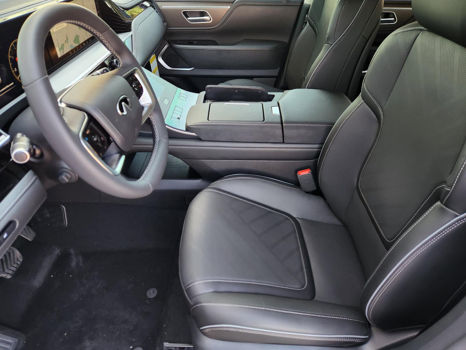 2025 INFINITI QX80 Vehicle Photo in Fort Worth, TX 76132