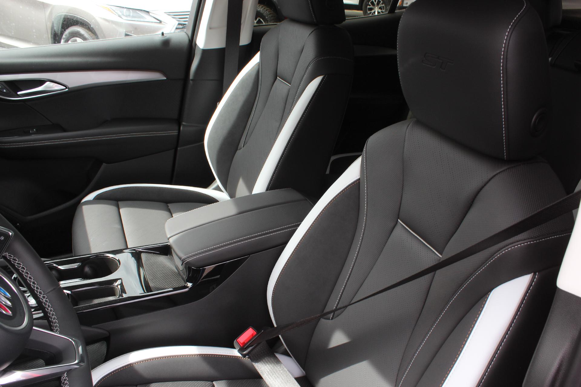 2025 Buick Envision Vehicle Photo in AURORA, CO 80012-4011