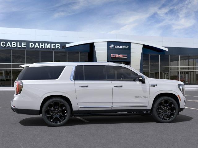 2025 GMC Yukon XL Vehicle Photo in TOPEKA, KS 66609-0000