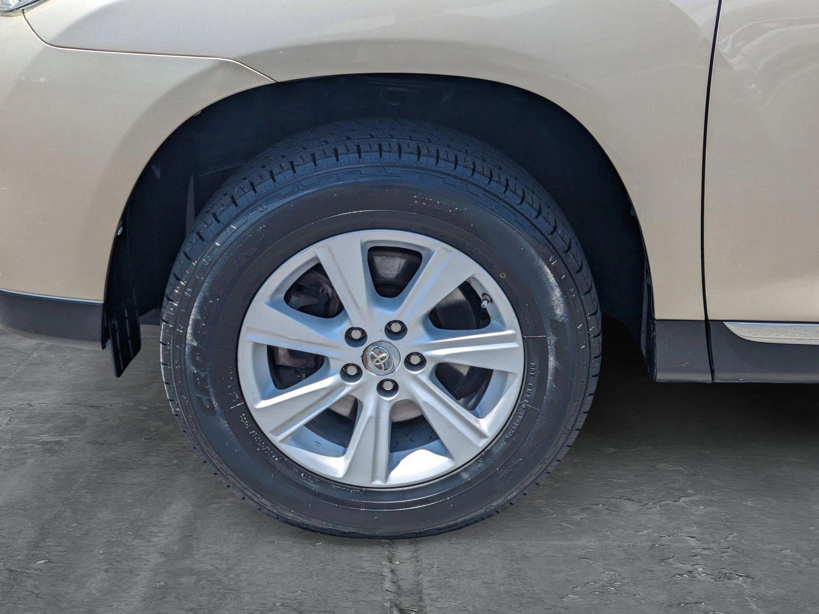2012 Toyota Highlander Vehicle Photo in Bradenton, FL 34207