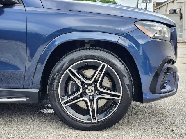 2025 Mercedes-Benz GLS Vehicle Photo in HOUSTON, TX 77079