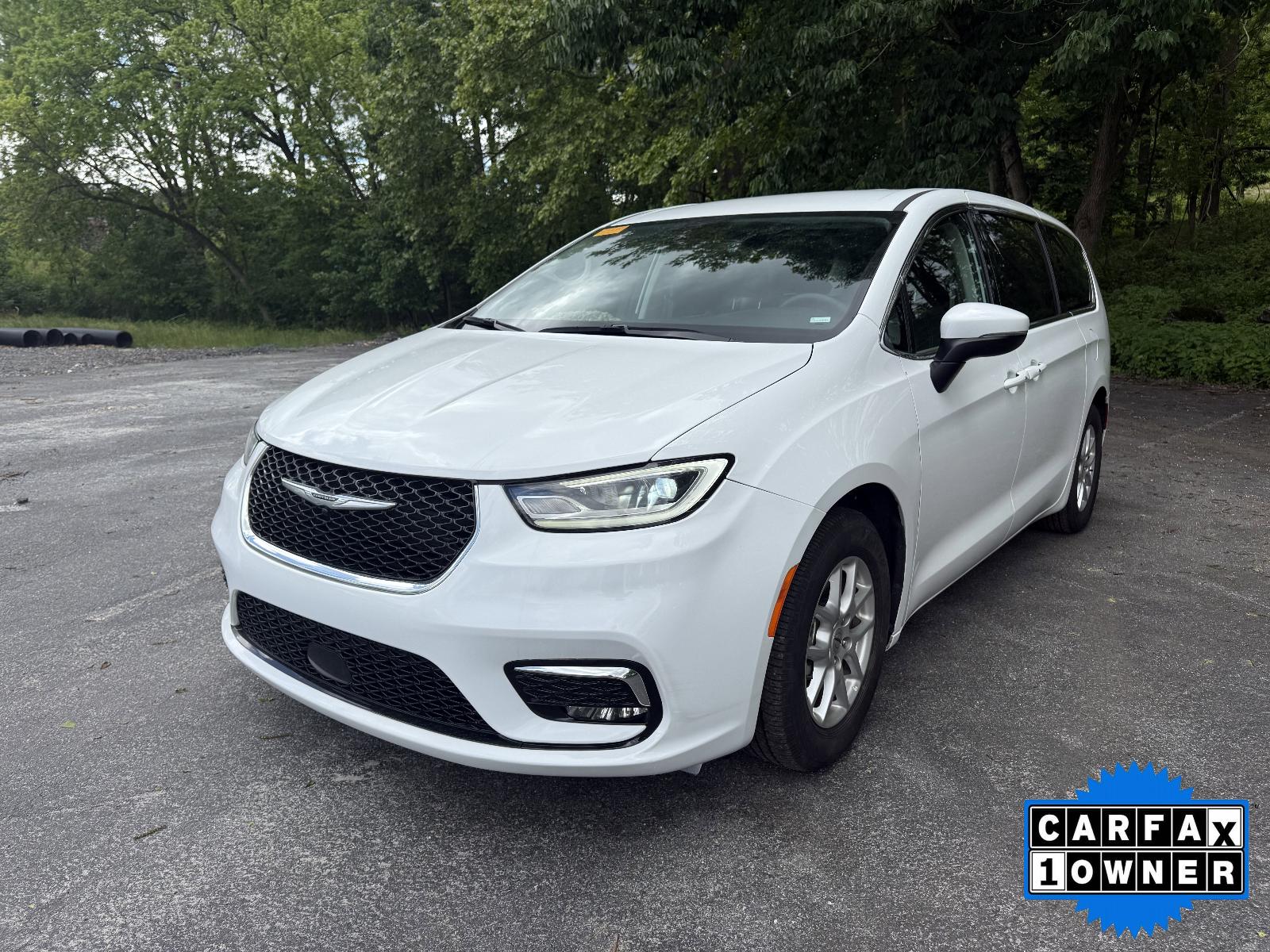2023 Chrysler Pacifica Vehicle Photo in Harrisburg, PA 17111