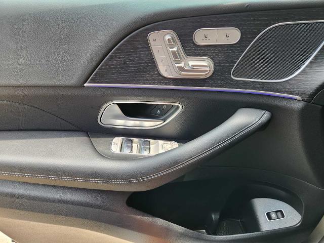 2025 Mercedes-Benz GLE Vehicle Photo in HOUSTON, TX 77079