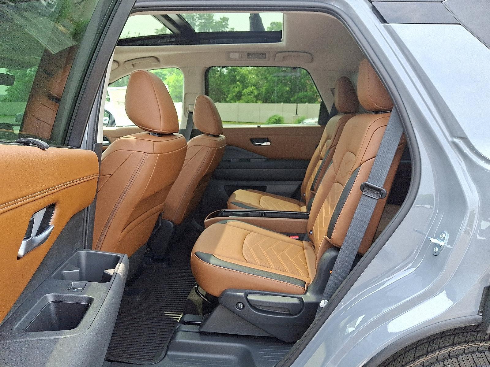 2025 Nissan Pathfinder Vehicle Photo in Mechanicsburg, PA 17050-2306