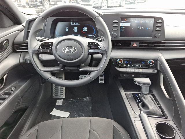 2025 Hyundai ELANTRA Vehicle Photo in Philadelphia, PA 19116