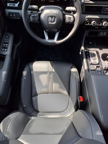 2025 Honda Pilot Vehicle Photo in Oshkosh, WI 54904
