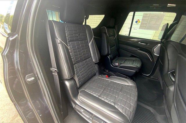 2023 Cadillac Escalade Vehicle Photo in KANSAS CITY, MO 64114-4545