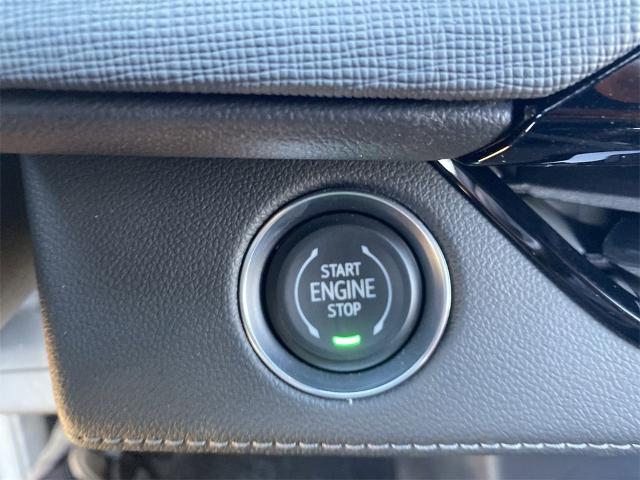 2025 Buick Enclave Vehicle Photo in GOODYEAR, AZ 85338-1310