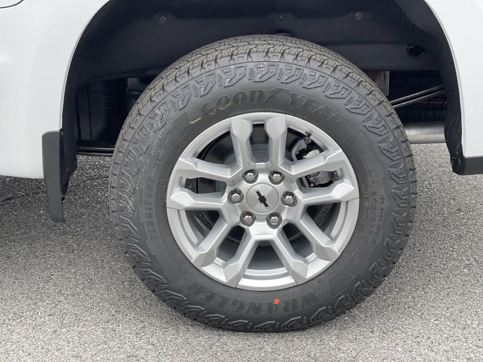 2025 Chevrolet Silverado 1500 Vehicle Photo in BENTONVILLE, AR 72712-4322