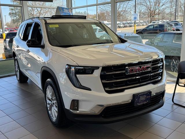 2025 GMC Acadia Vehicle Photo in LOWELL, MA 01852-4336