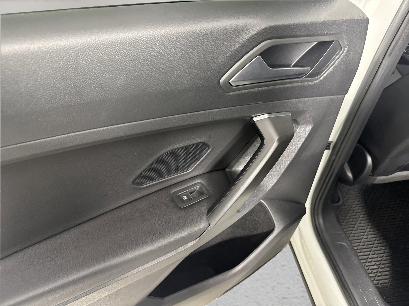 2021 Volkswagen Tiguan Vehicle Photo in GEORGETOWN, TX 78626-7508