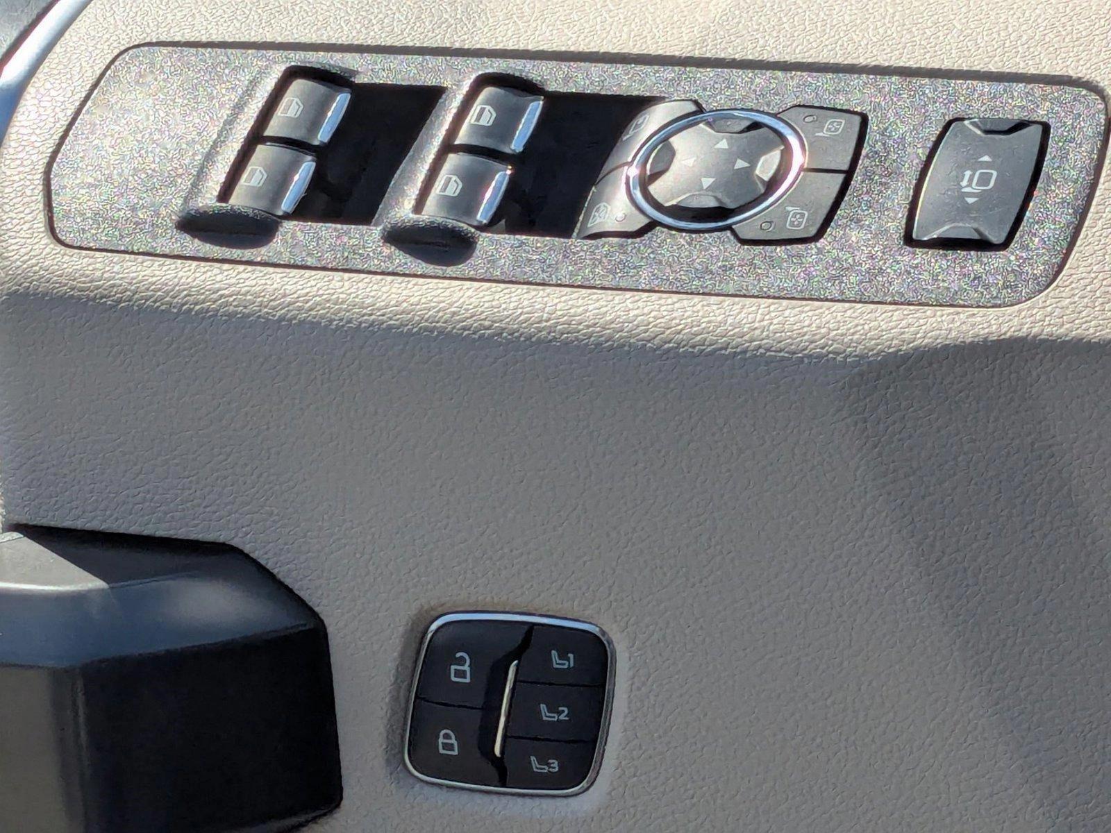 2021 Ford Super Duty F-450 DRW Vehicle Photo in Miami, FL 33015