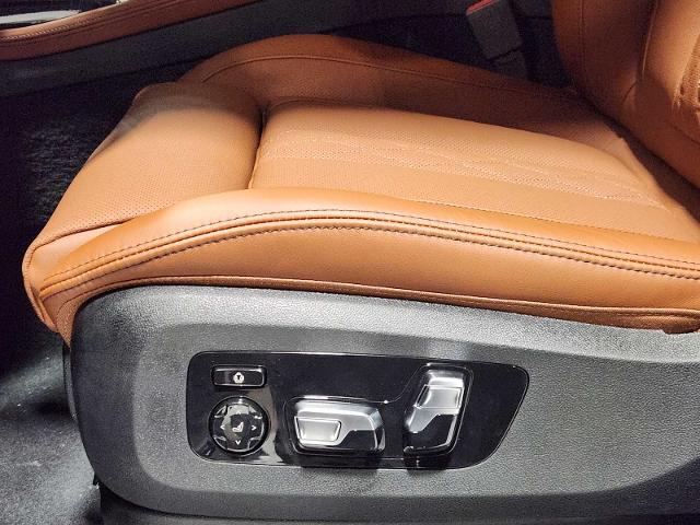 2025 BMW X7 M60i Vehicle Photo in GRAPEVINE, TX 76051