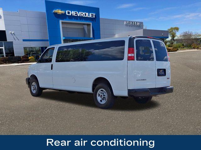 2023 GMC Savana Passenger 3500 Vehicle Photo in DANBURY, CT 06810-5034