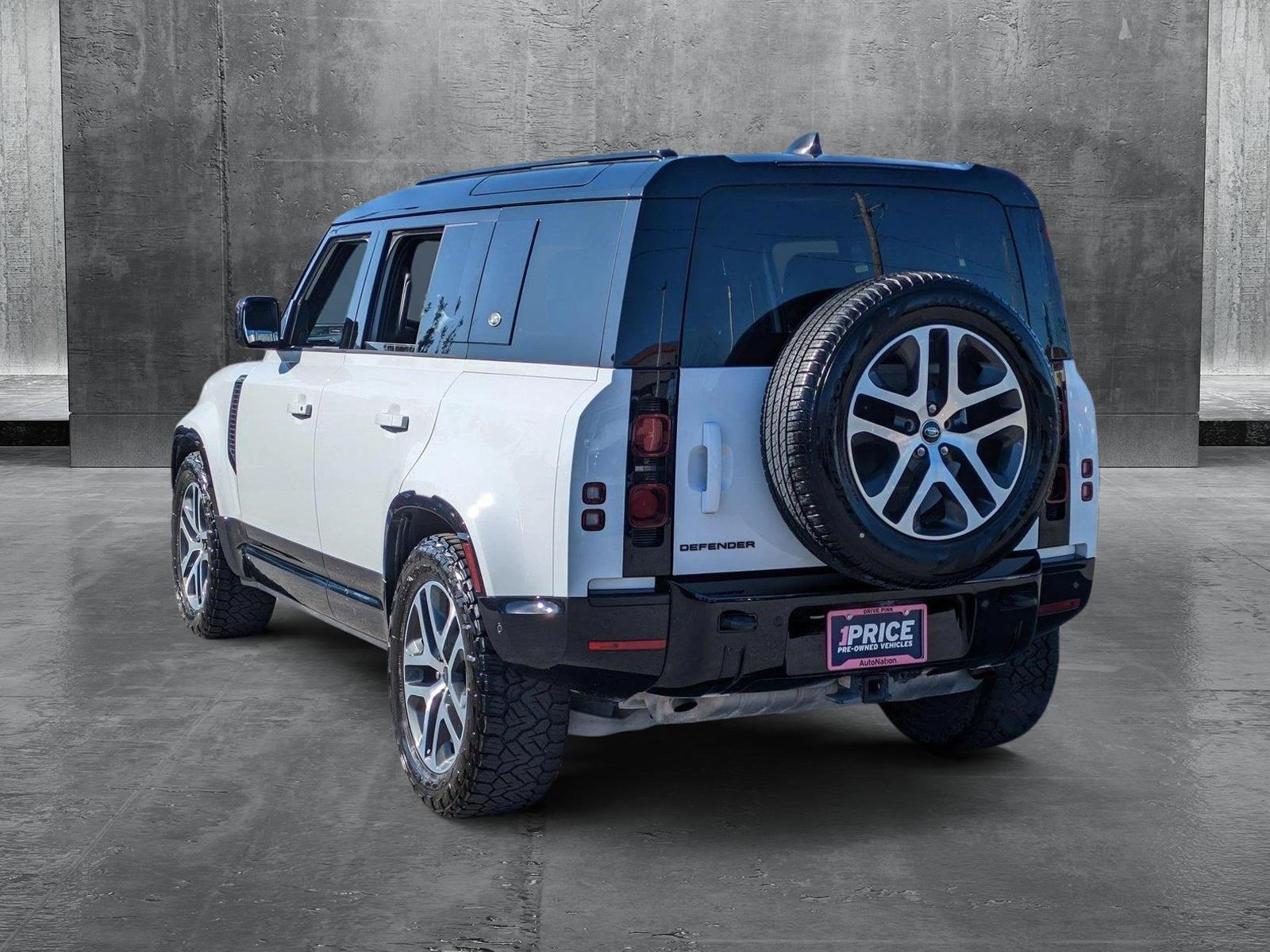 2024 Land Rover Defender Vehicle Photo in Tampa, FL 33614