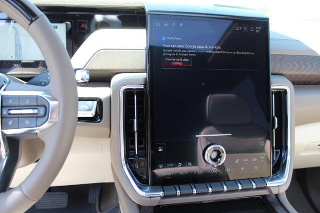 2025 GMC Yukon XL Vehicle Photo in Greenville, TX 75402
