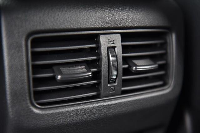 2025 Nissan Rogue Vehicle Photo in Ballwin, MO 63011