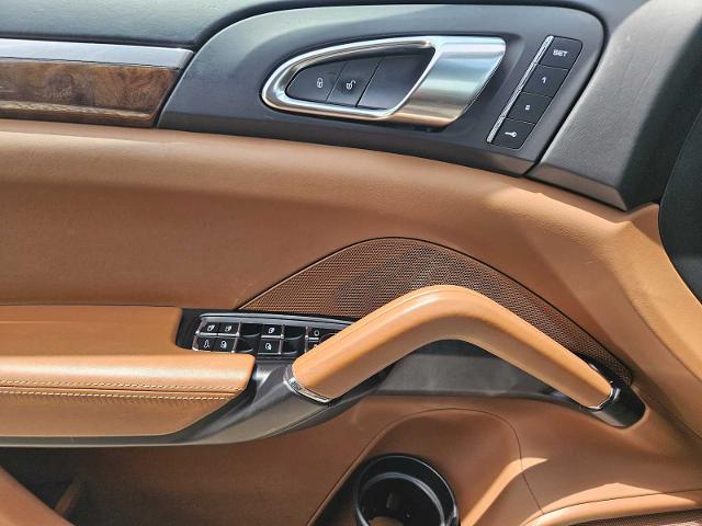 2017 Porsche Cayenne Vehicle Photo in FORT WORTH, TX 76132