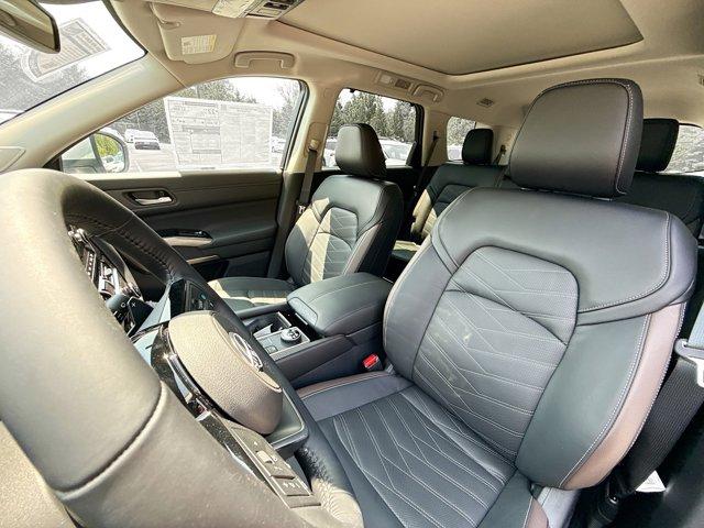 2025 Nissan Pathfinder Vehicle Photo in Flemington, NJ 08822