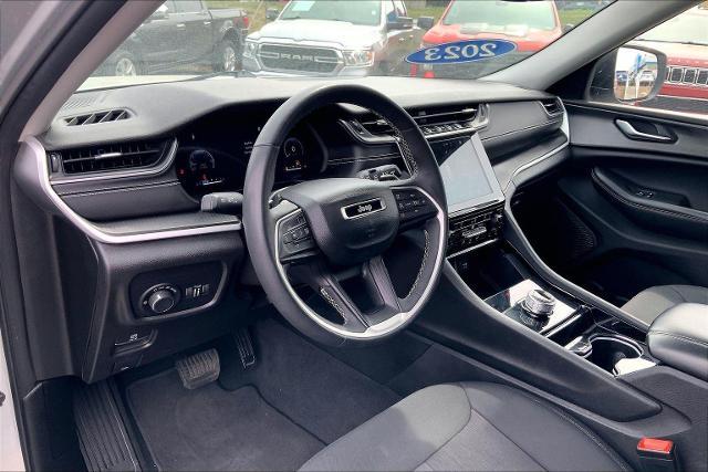 2023 Jeep Grand Cherokee L Vehicle Photo in KANSAS CITY, MO 64114-4502