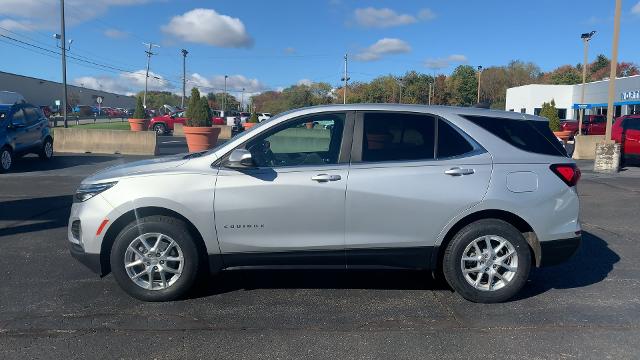 2022 Chevrolet Equinox Vehicle Photo in MOON TOWNSHIP, PA 15108-2571