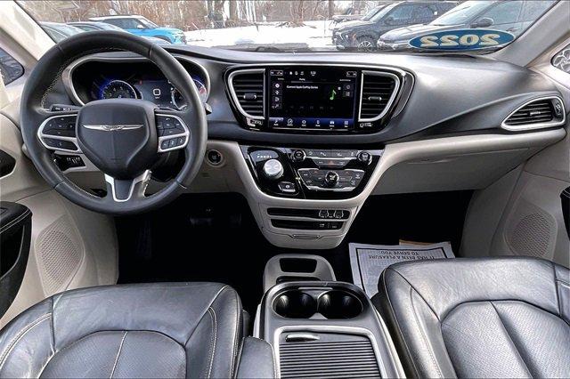 2022 Chrysler Pacifica Vehicle Photo in INDEPENDENCE, MO 64055-1314