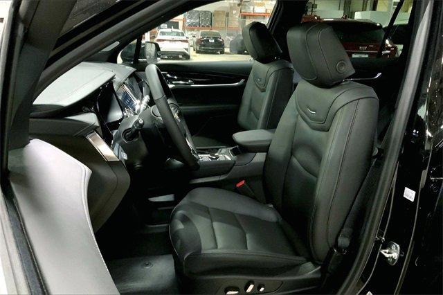 2025 Cadillac XT6 Vehicle Photo in KANSAS CITY, MO 64114-4545
