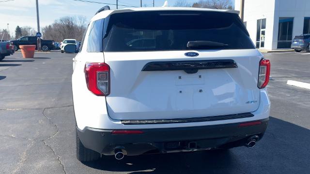 2022 Ford Explorer Vehicle Photo in MOON TOWNSHIP, PA 15108-2571