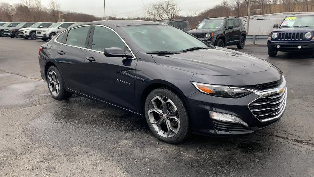 2022 Chevrolet Malibu Vehicle Photo in MOON TOWNSHIP, PA 15108-2571