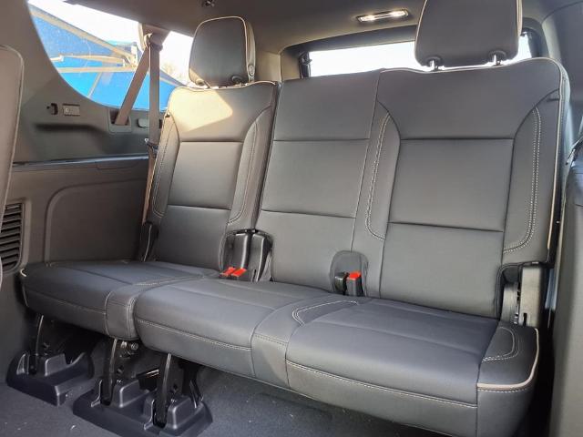 2025 Chevrolet Suburban Vehicle Photo in Denton, TX 76205