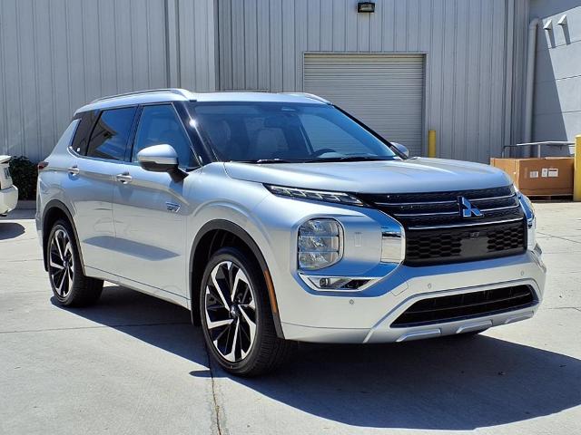 2025 Mitsubishi Outlander Plug-In Hybrid Vehicle Photo in Tampa, FL 33612