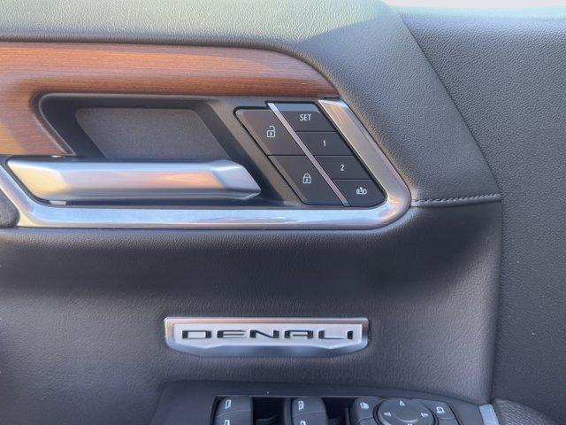 2023 GMC Sierra 1500 Vehicle Photo in LEOMINSTER, MA 01453-2952