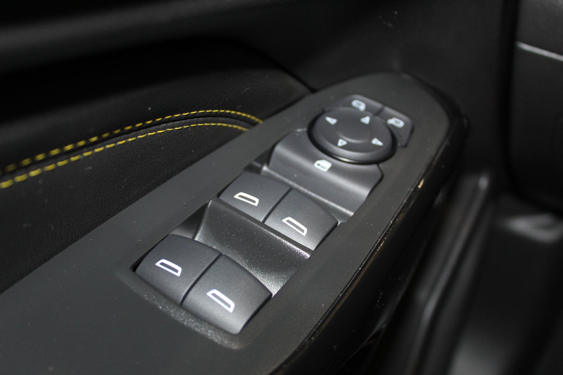 2025 Chevrolet Trax Vehicle Photo in NORTHAMPTON, MA 01060-1120