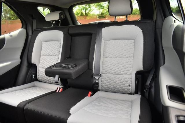 2020 Chevrolet Equinox Vehicle Photo in Ballwin, MO 63011
