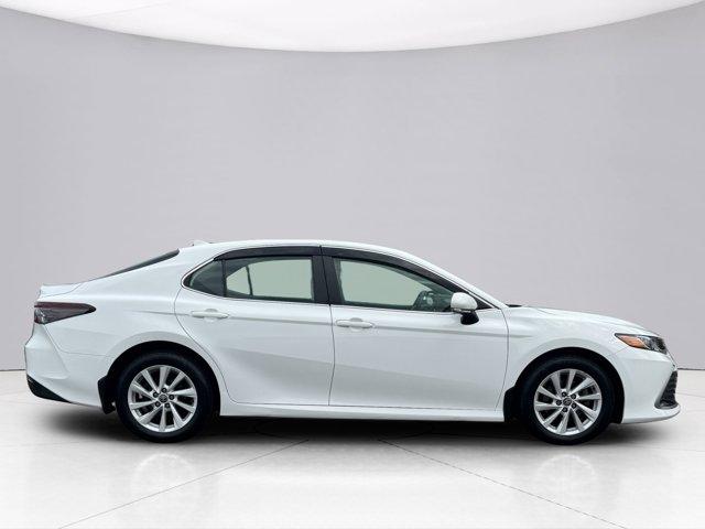 2022 Toyota Camry Vehicle Photo in LEOMINSTER, MA 01453-2952