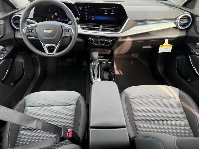 2025 Chevrolet Trax Vehicle Photo in COLUMBIA, MO 65203-3903