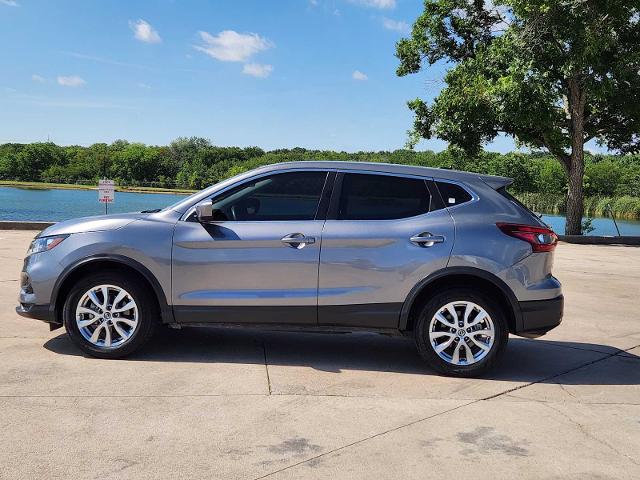2022 Nissan Rogue Sport Vehicle Photo in DENTON, TX 76210-9321