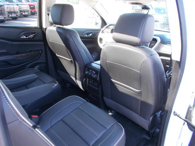 2023 GMC Acadia Vehicle Photo in LOWELL, MA 01852-4336