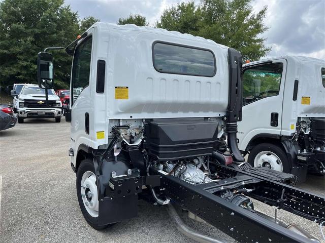 2025 Chevrolet Low Cab Forward 5500 XG Vehicle Photo in ALCOA, TN 37701-3235