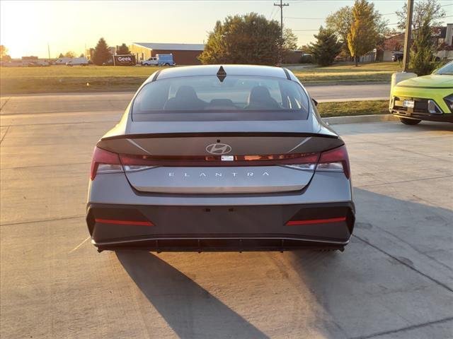 2025 Hyundai ELANTRA Vehicle Photo in Peoria, IL 61615