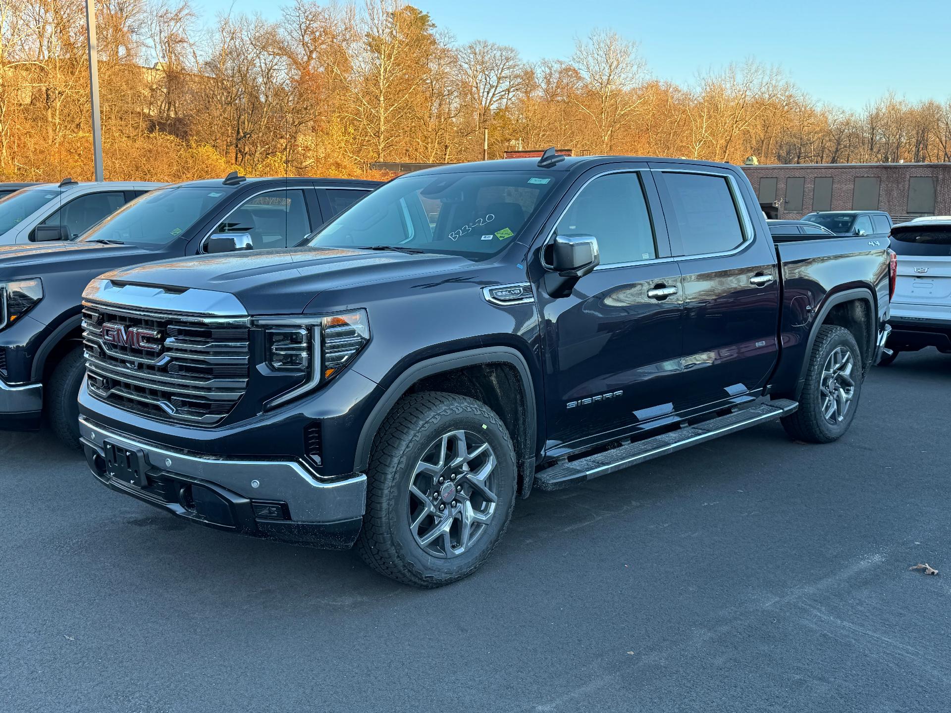 2025 GMC Sierra 1500 Vehicle Photo in LEOMINSTER, MA 01453-2952