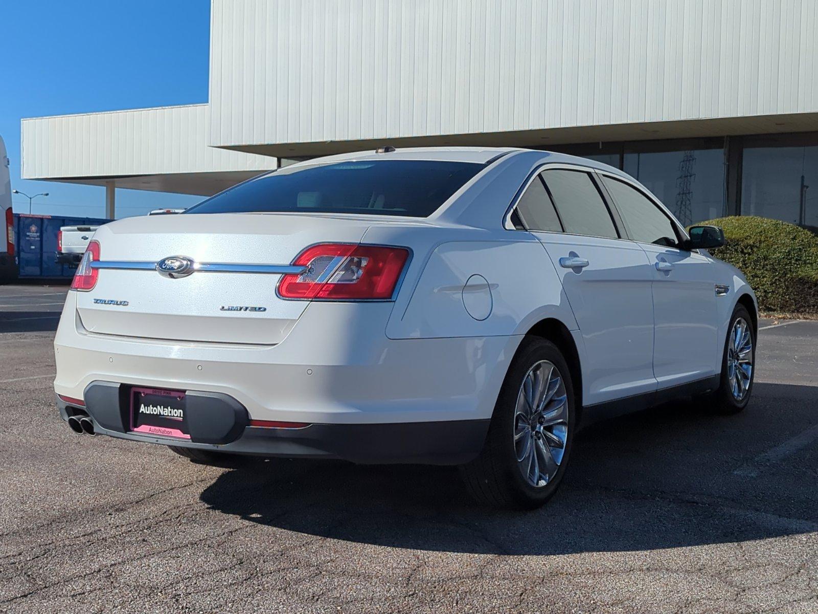 2011 Ford Taurus Vehicle Photo in Memphis, TN 38115