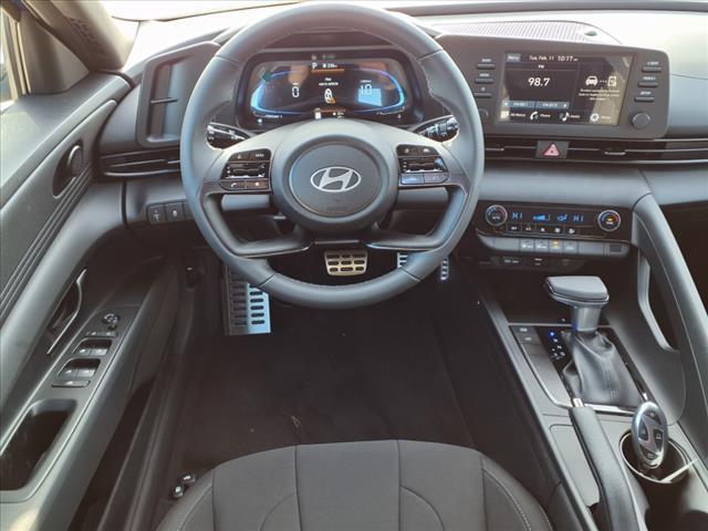 2025 Hyundai ELANTRA Vehicle Photo in Peoria, IL 61615