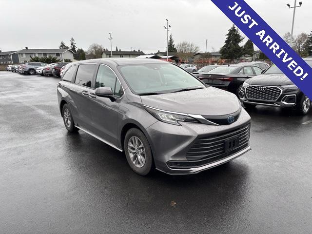 2022 Toyota Sienna Vehicle Photo in Puyallup, WA 98371