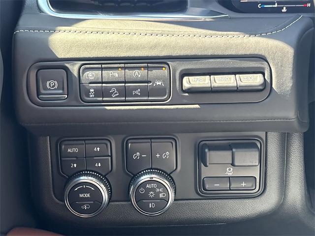 2024 GMC Yukon XL Vehicle Photo in ALBERTVILLE, AL 35950-0246