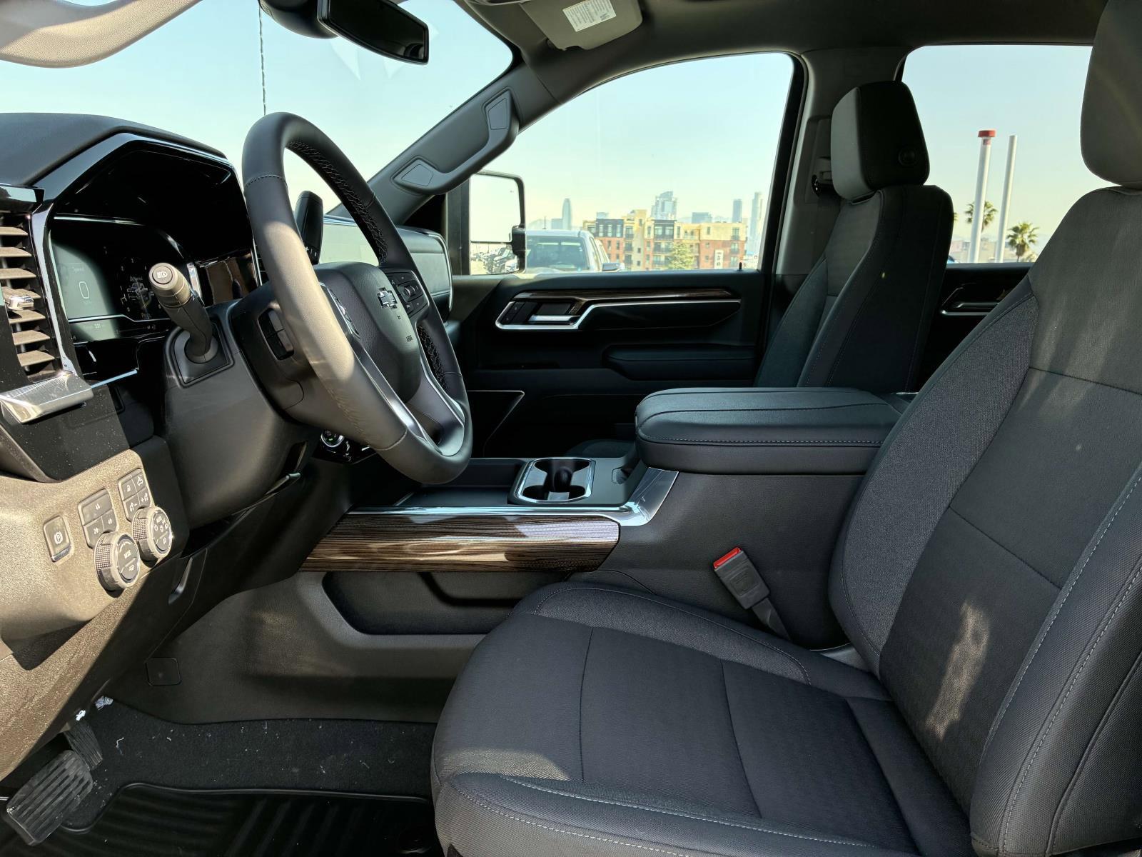 2025 Chevrolet Silverado 2500 HD Vehicle Photo in LOS ANGELES, CA 90007-3794