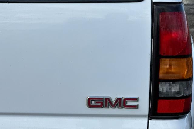 2004 GMC Sierra 2500 HD Vehicle Photo in SPOKANE, WA 99202-2191