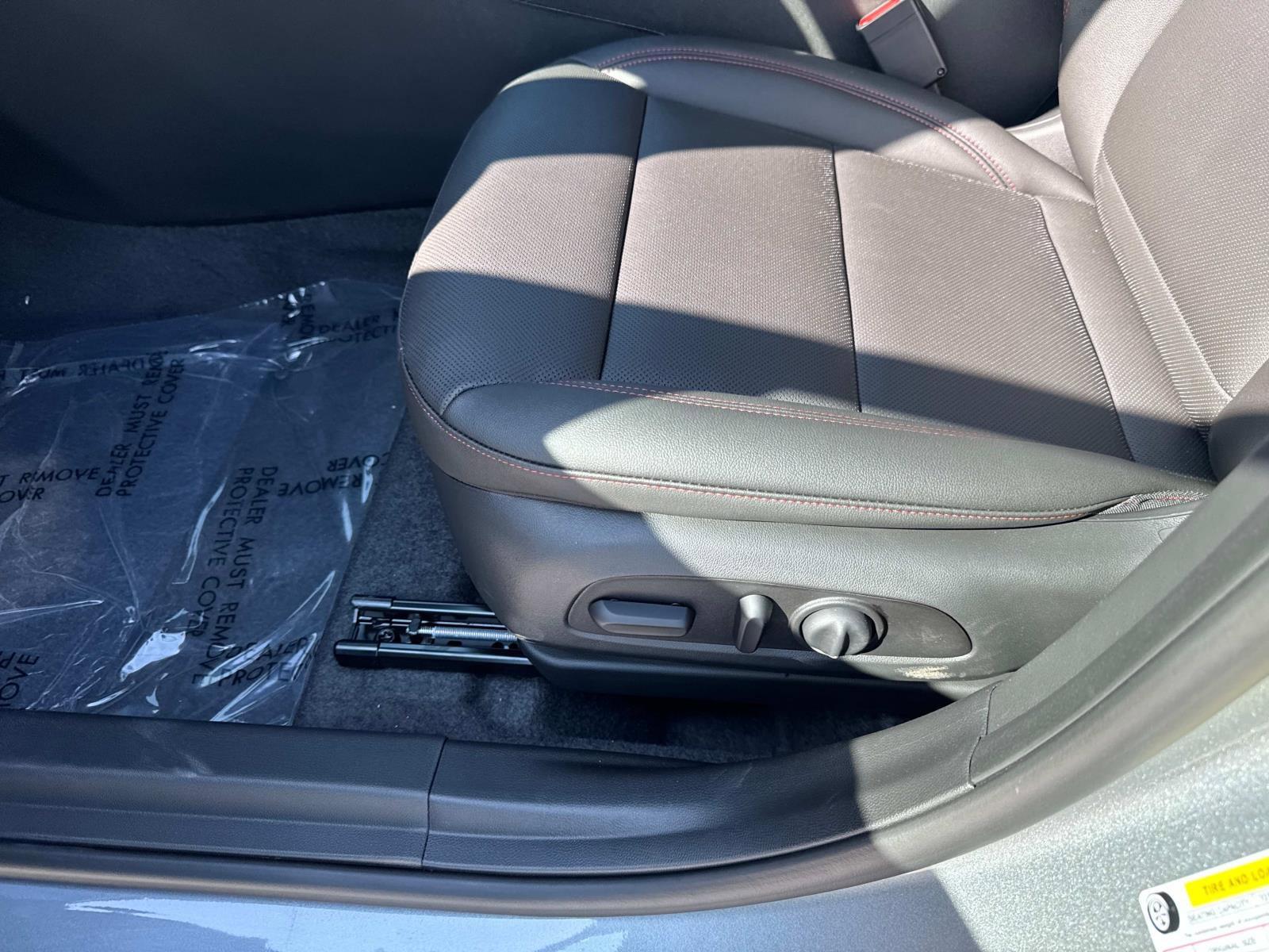2025 Chevrolet Trax Vehicle Photo in LOS ANGELES, CA 90007-3794