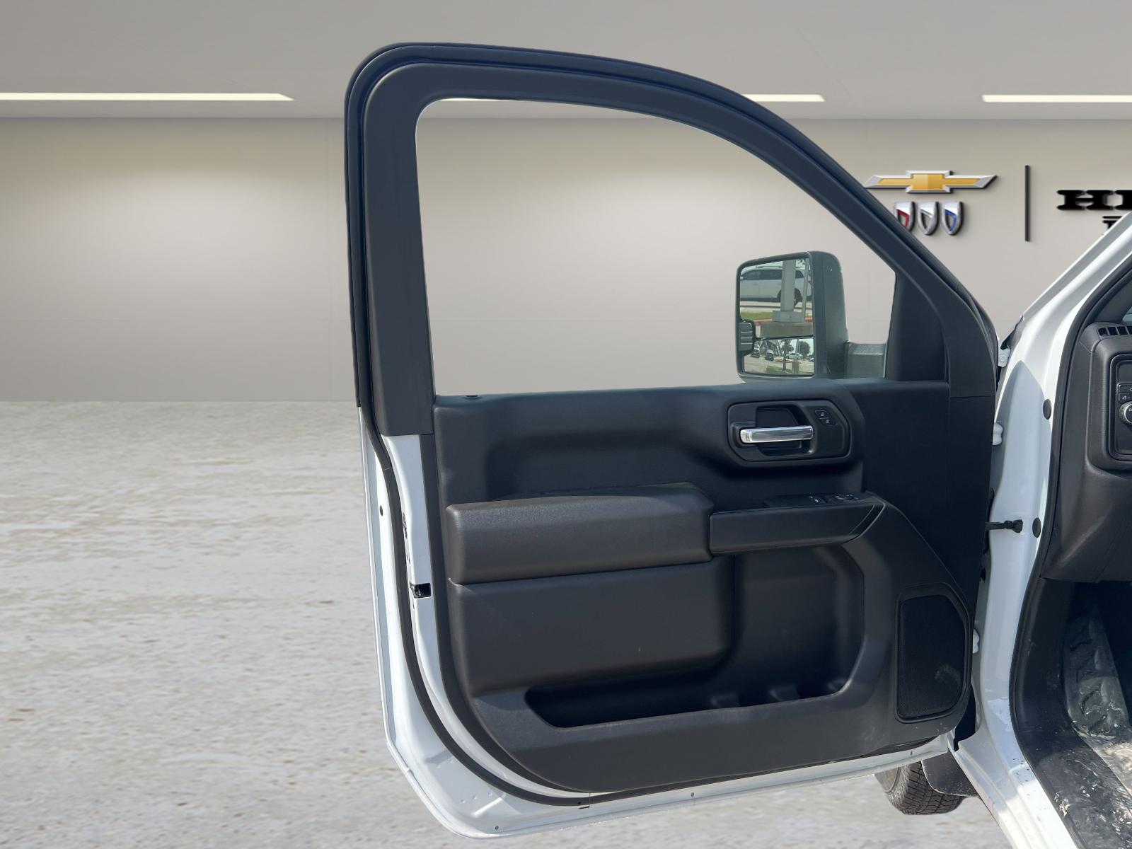 2025 Chevrolet Silverado 3500 HD Chassis Cab Vehicle Photo in GEORGETOWN, TX 78626-7508